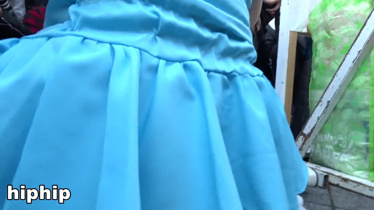 【超高画質フルHD動画】**映像！コスプレ広場でほぼ半裸のコスプレイヤー達に群がるローアングラー達NO-7ハプニング偏 - FC2 Video (Adult)