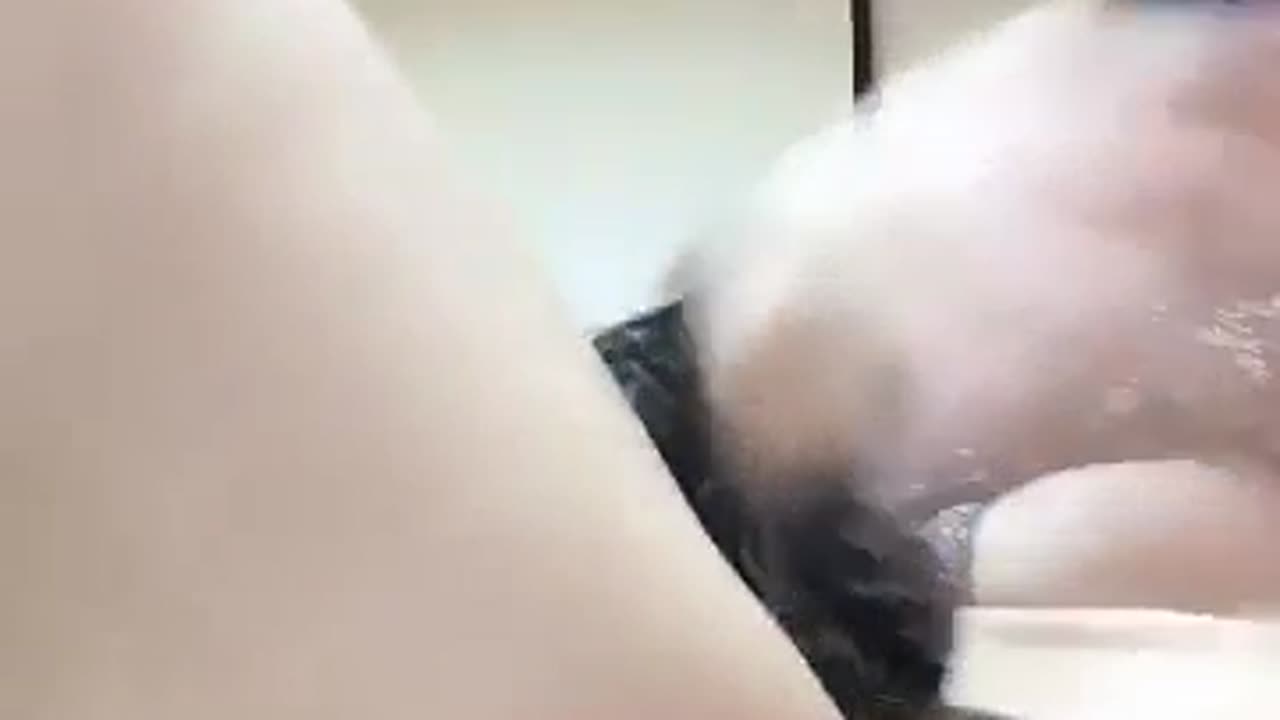 刺さったおもちゃ動かしたらイっちゃう - FC2 Video (Adult)